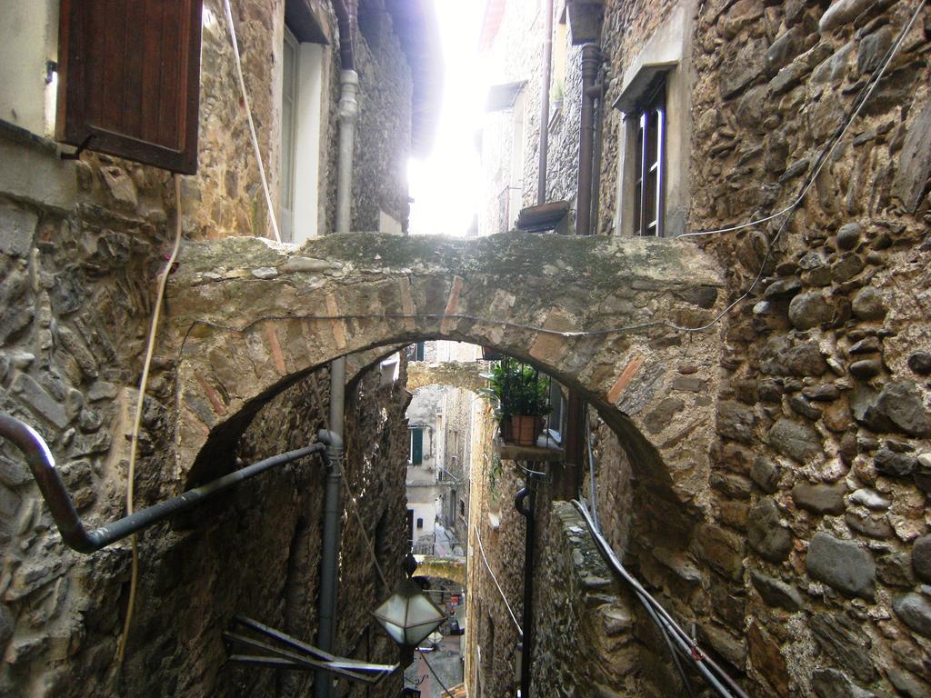 Il Nido Di Rondine Bed and Breakfast Dolceacqua Buitenkant foto